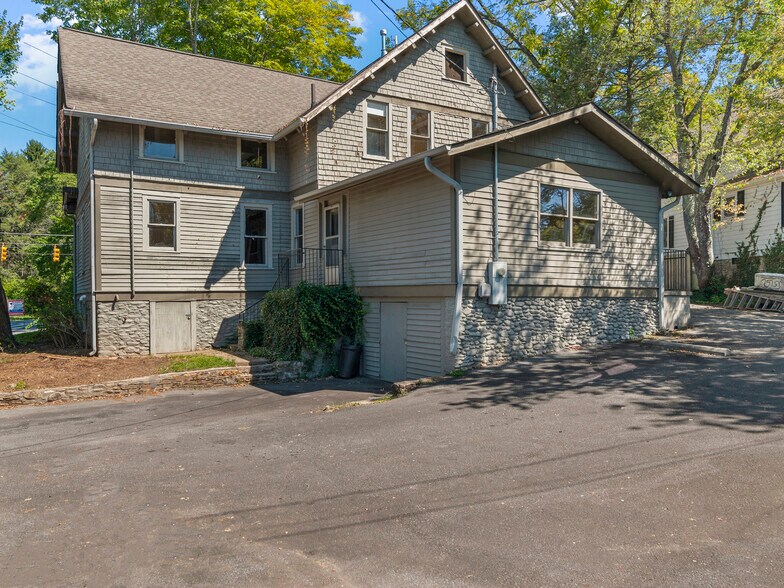 More Photos Of 99 Walnut St, Waynesville Office Residential For Sale