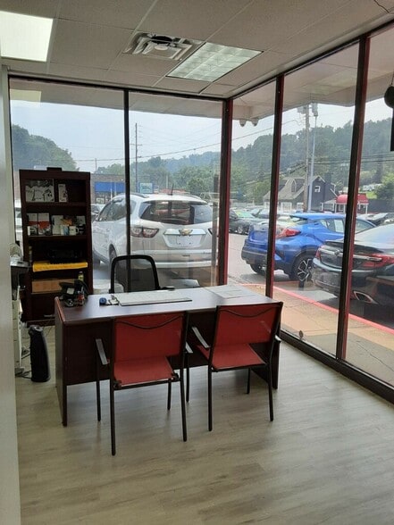 More Photos Of 545 Rodi Rd, Pittsburgh Auto Repair For Sale