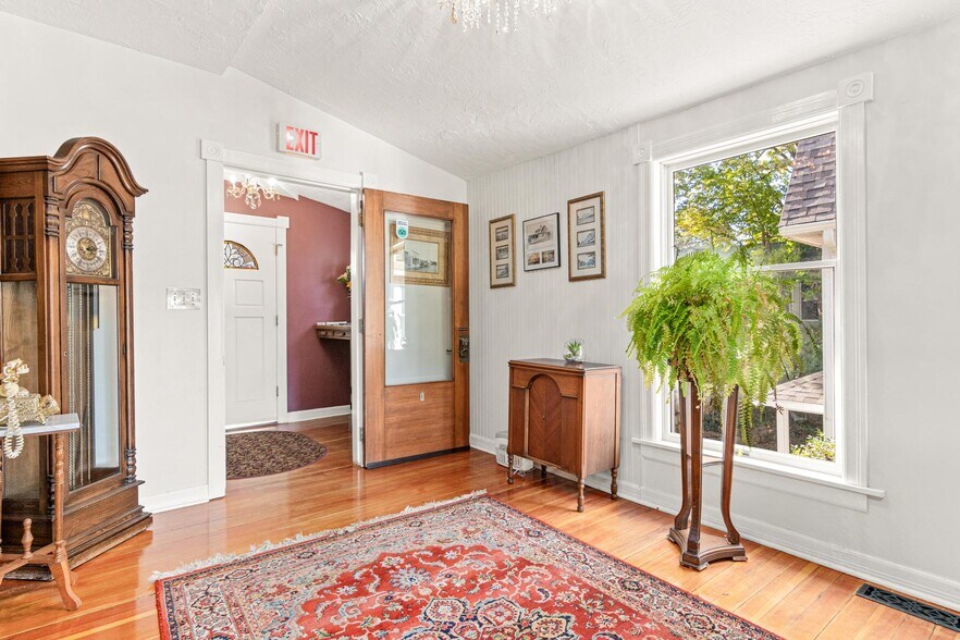 More Photos Of 305 River St, Osceola Hospitality For Sale