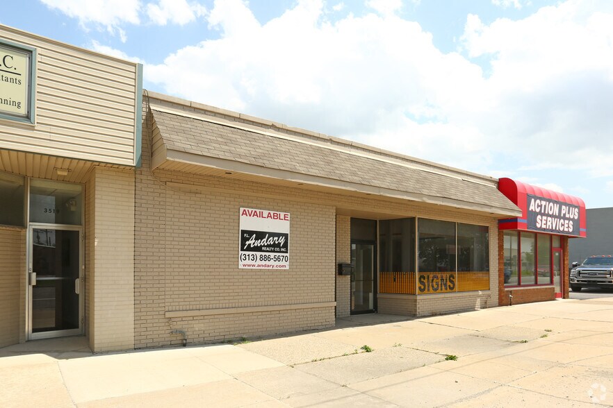 More Photos Of 3521-3523 Fort St, Lincoln Park General Retail For Sale