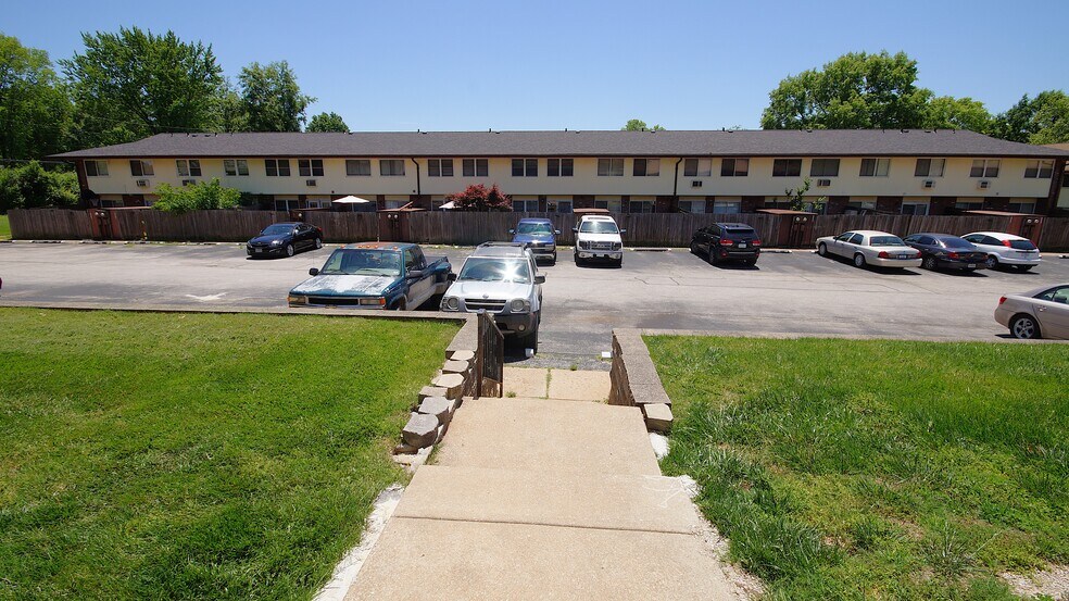 More Photos Of 7499 Hazelcrest Dr, Hazelwood Apartments For Sale