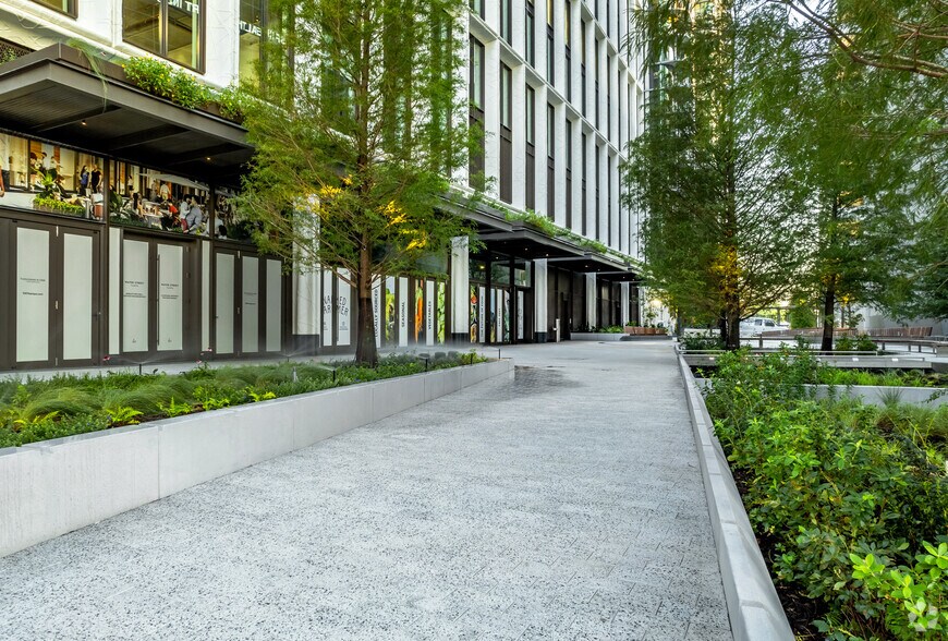 More Photos Of 1001 Water St, Tampa Office For Lease