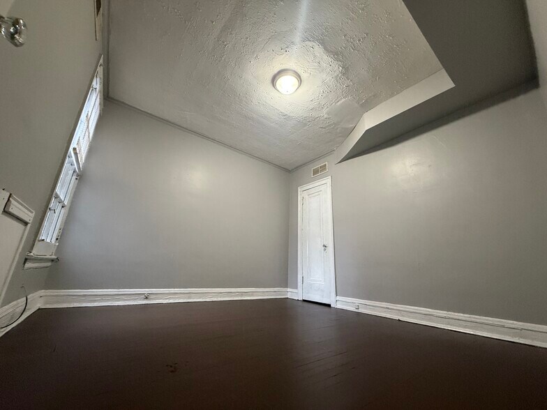 More Photos Of , Chicago Multifamily For Sale