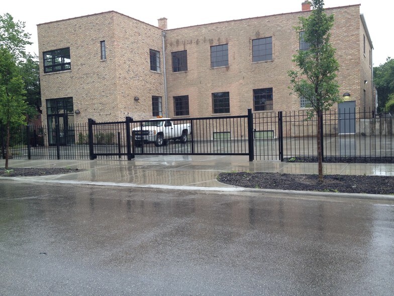 More Photos Of 1659 W Hubbard St, Chicago Loft Creative Space For Lease