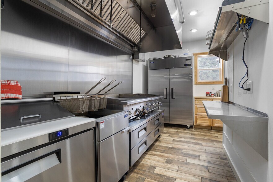 More Photos Of 220 Main St, Butte Restaurant For Sale