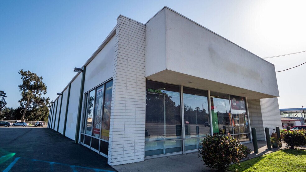 More Photos Of 3860 E Main St, Ventura Freestanding For Lease