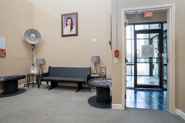 More Photos Of 2411-2413 Executive Plaza Rd, Pensacola Medical For Lease