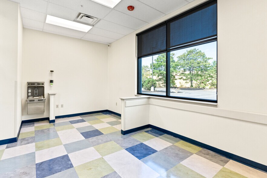 More Photos Of 264 Gorham Rd, South Portland General Retail For Lease