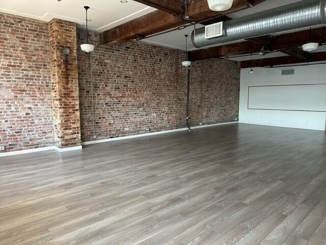 More Photos Of 613 Front St, New Westminster Office For Lease