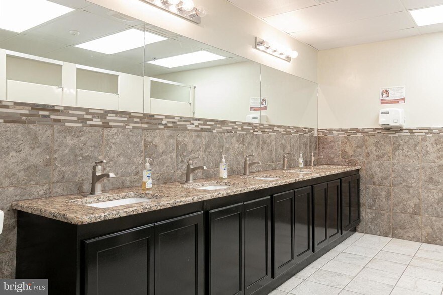 More Photos Of 619-623 E Landis Ave, Vineland Restaurant For Sale