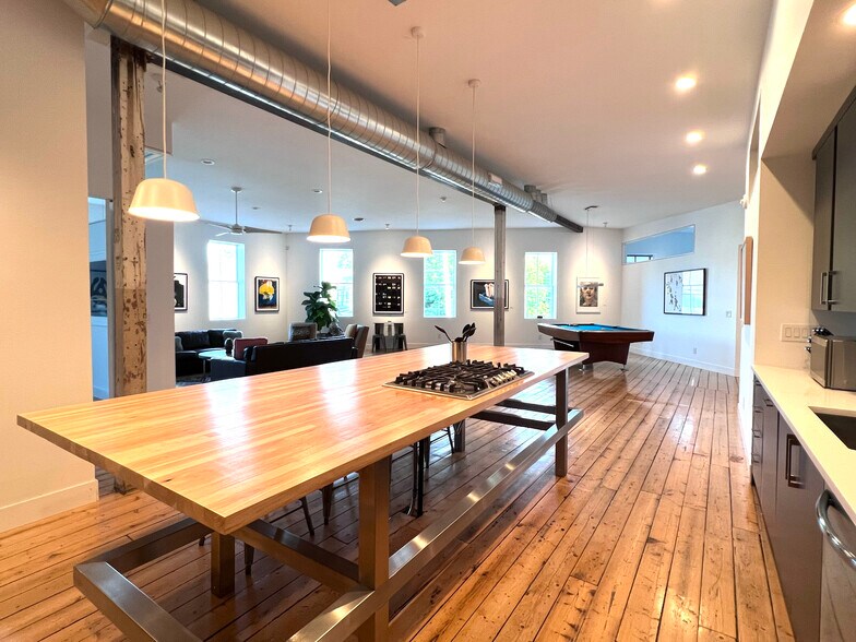 More Photos Of 76 Prince St, Kingston Storefront Retail Office For Sale