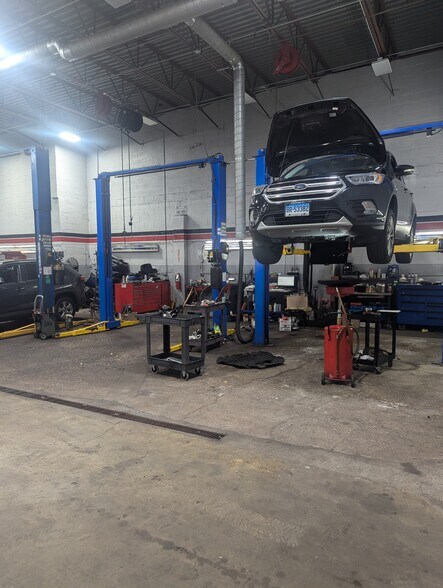 More Photos Of 1860 Stratford Ave, Stratford Auto Repair For Sale