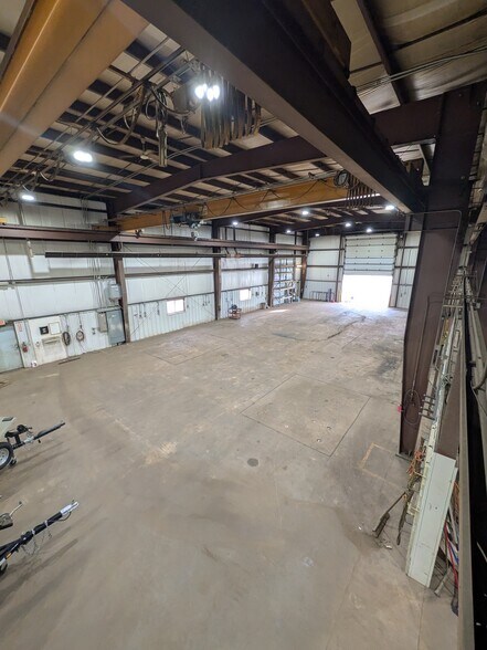 More Photos Of 195 Wendt Dr, Waupaca Warehouse For Lease