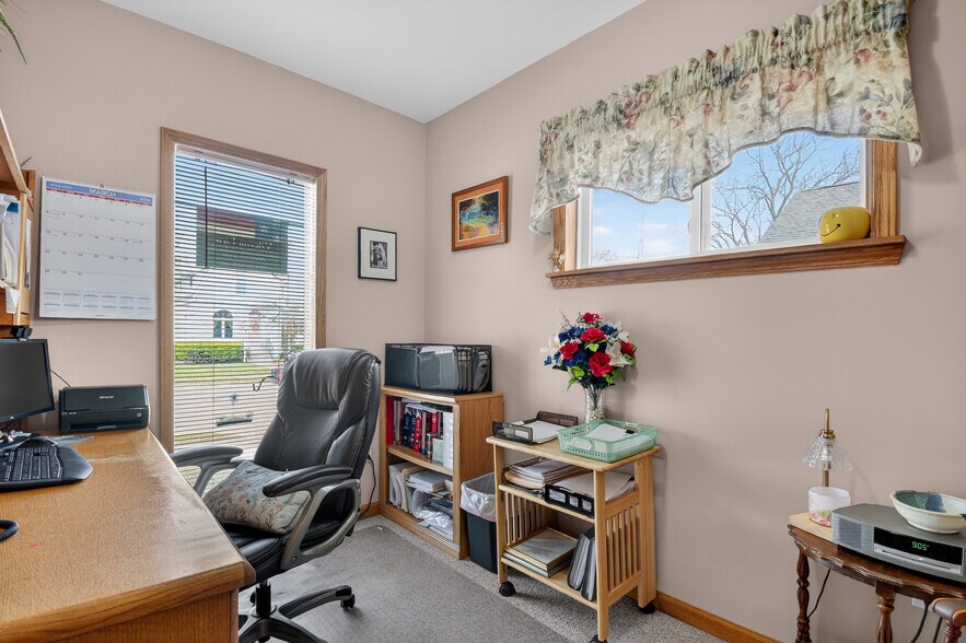 More Photos Of 175 2nd St, Belleville Office For Sale