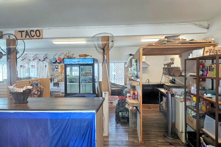 More Photos Of 6 Tepee St, Hampton Bays Marina For Lease