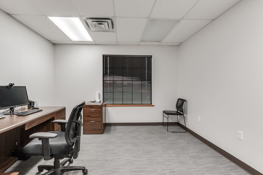 More Photos Of 416 SW 79th St, Oklahoma City Office For Sale