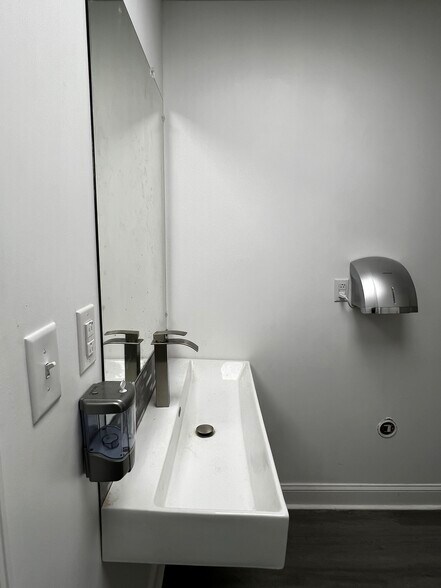 More Photos Of 1241 College Park Dr, Dover Loft Creative Space For Lease