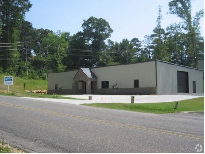 More Photos Of 2005 Agape Cir, Moody Warehouse For Sale