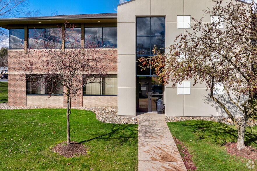 More Photos Of 1090 N 10th St, Kalamazoo Office For Lease