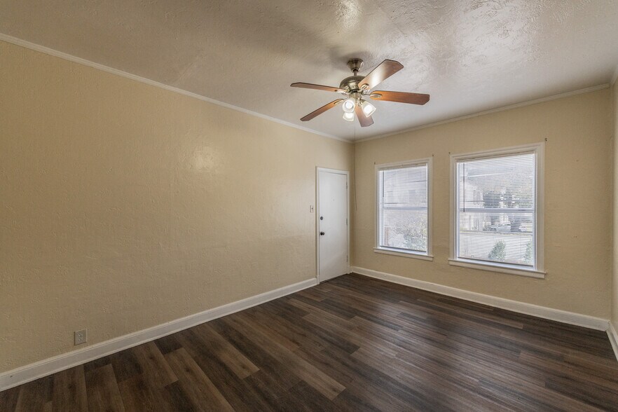 More Photos Of 403 W Hollywood Ave, San Antonio Apartments For Sale