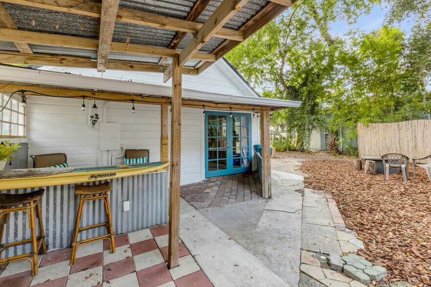 More Photos Of 407 Magnolia St, New Smyrna Beach Multifamily For Sale