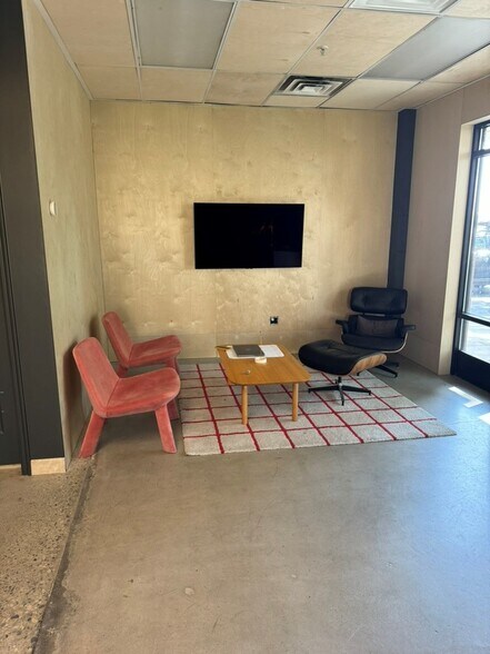 More Photos Of 8371-8395 S 700 W, Midvale Showroom For Lease