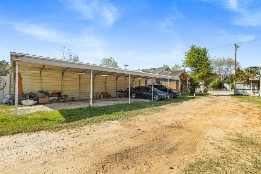 More Photos Of 22380 Highway 105, Cleveland Light Distribution For Sale