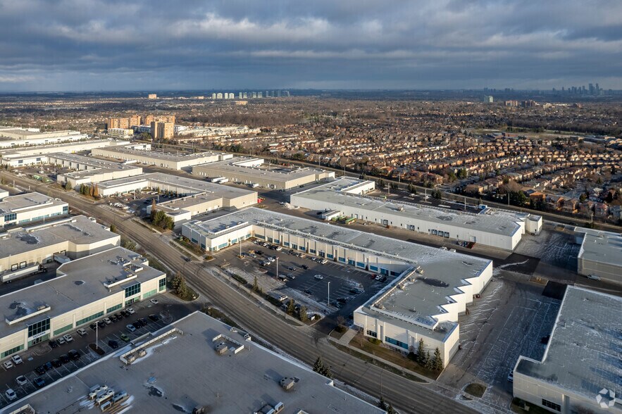 More Photos Of 3535 Laird Rd, Mississauga Warehouse For Lease