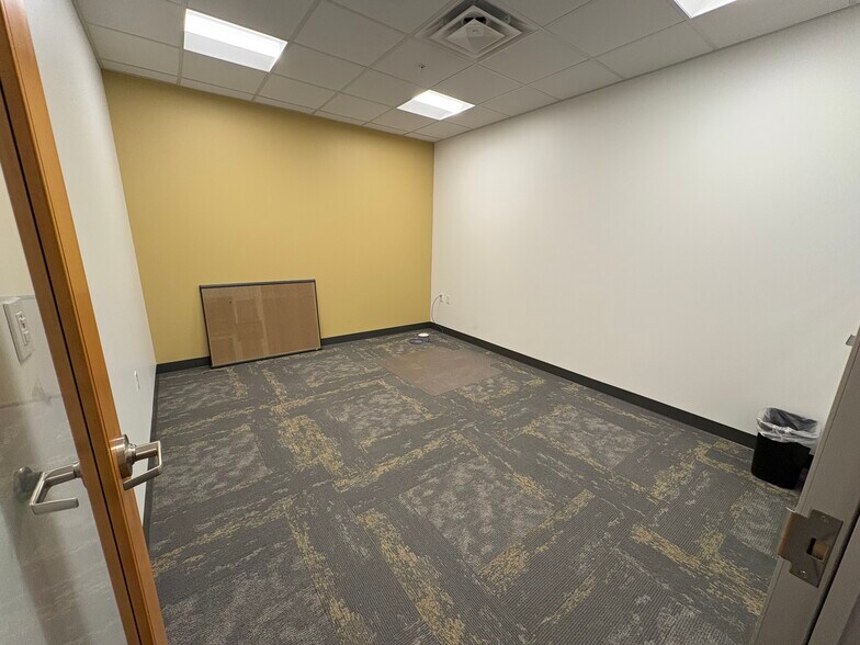 More Photos Of 1330 Win Hentschel Blvd, West Lafayette Office For Lease