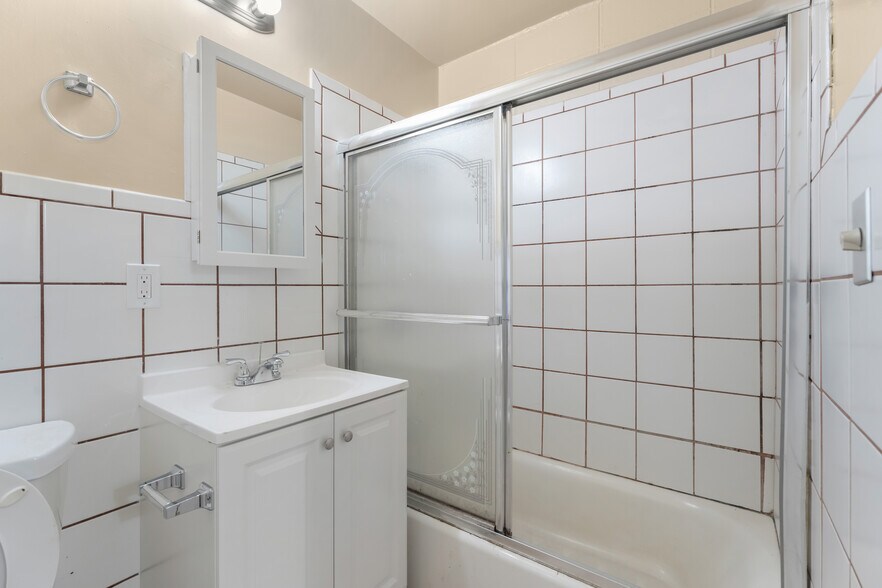 More Photos Of 1728 Broadway St, Redwood City Apartments For Sale