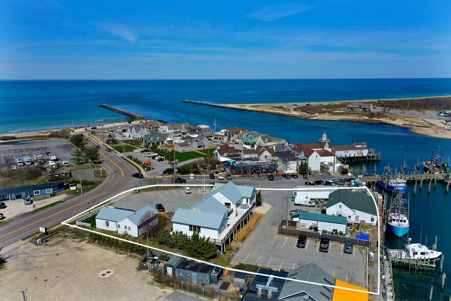 More Photos Of 478 W Lake Dr, Montauk Storefront Retail Office For Sale