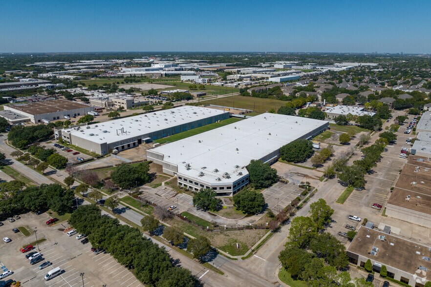 More Photos Of 10600 Corporate Dr, Stafford Warehouse For Lease