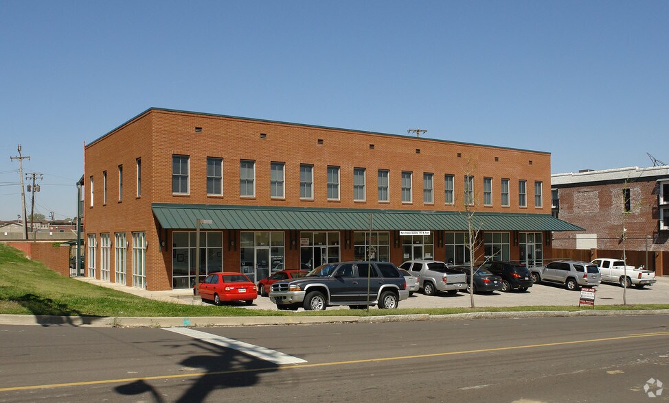 More Photos Of 493 N Front St, Memphis Office For Lease