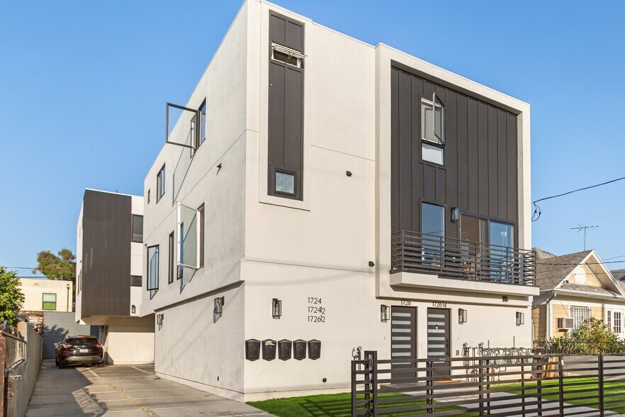 More Photos Of 1726 Menlo Ave, Los Angeles Apartments For Sale