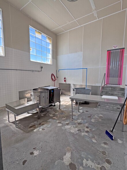 More Photos Of 23250 Maffei Rd, Sonoma Warehouse For Sale