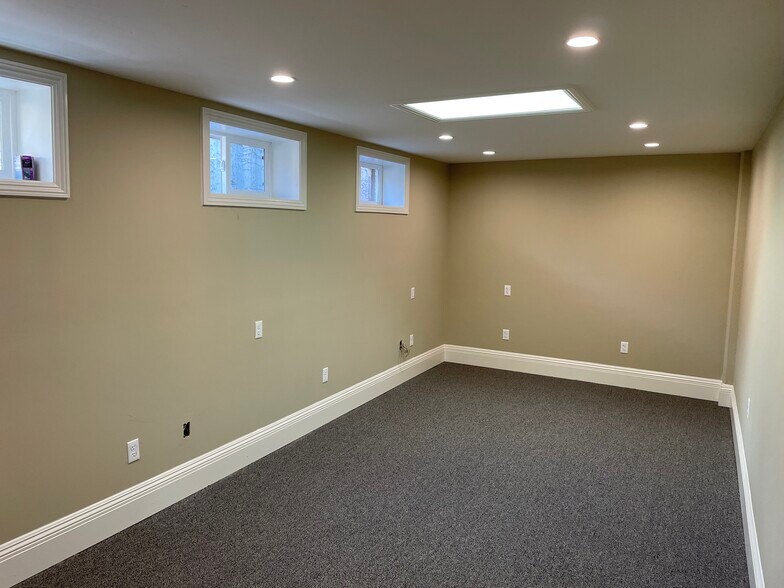 More Photos Of 5666 Telegraph Ave, Oakland Office For Lease