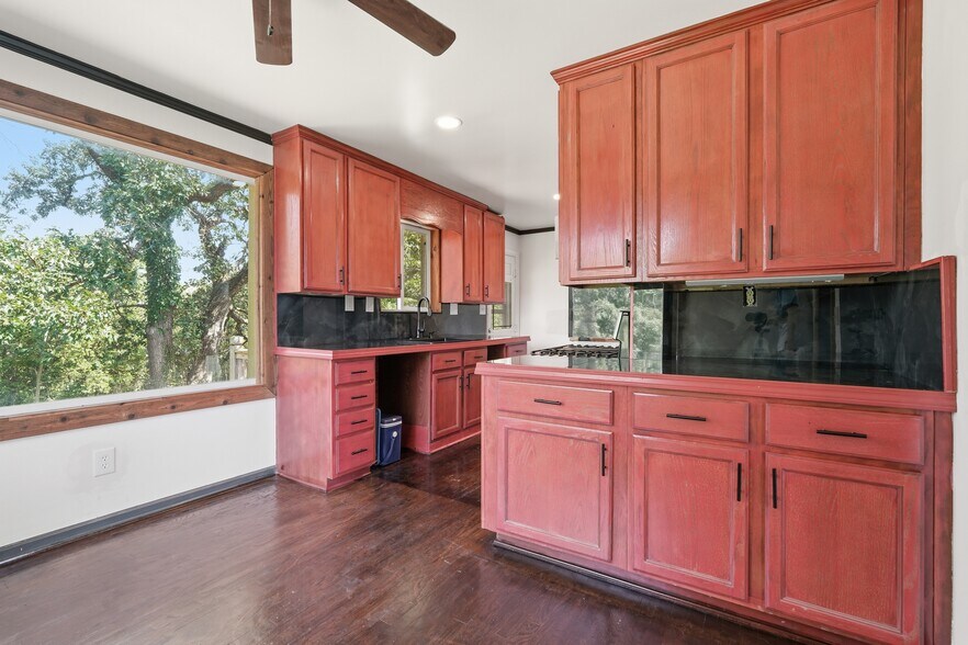 More Photos Of 10907 E 87th St, Raytown Multifamily For Sale
