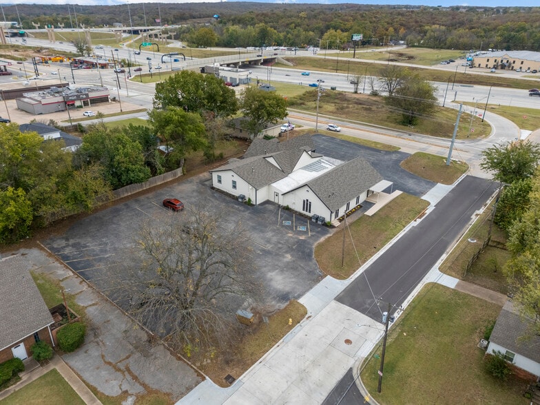 More Photos Of 1823 W 51st St, Tulsa Freestanding For Sale