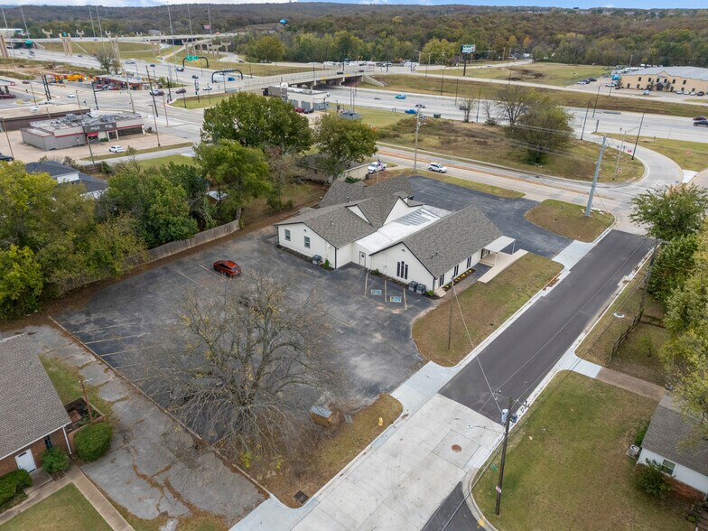 More Photos Of 1823 W 51st St, Tulsa Freestanding For Sale