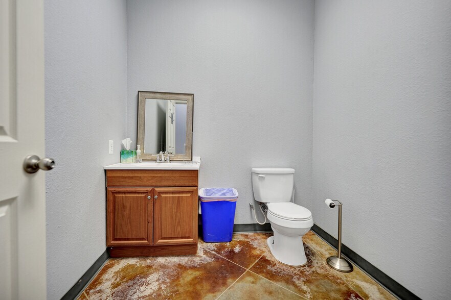 More Photos Of 8501 N FM 1788, Midland Warehouse For Sale