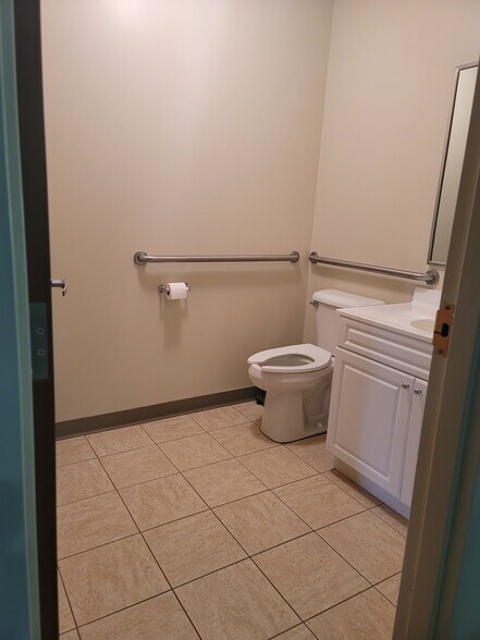 More Photos Of 3600 Brecksville Rd, Richfield Light Distribution For Lease