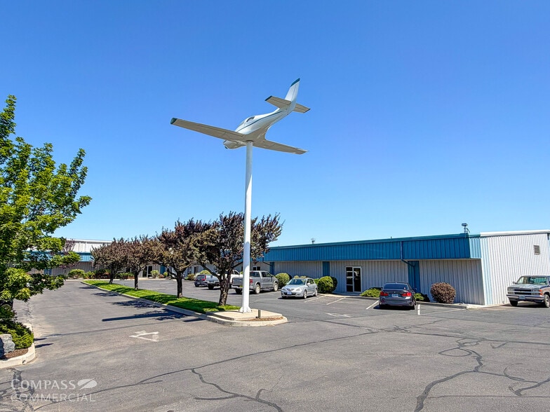 More Photos Of 217 Pumice Ave, Redmond Industrial For Lease