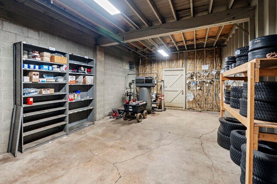 More Photos Of 2012 Cumberland St, Lebanon Freestanding For Sale