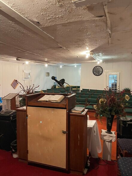 More Photos Of 8536 Scott St, Houston Religious Facility For Sale