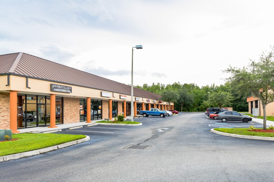 More Photos Of 4325 Lynx Paw Trail, Valrico General Retail For Lease