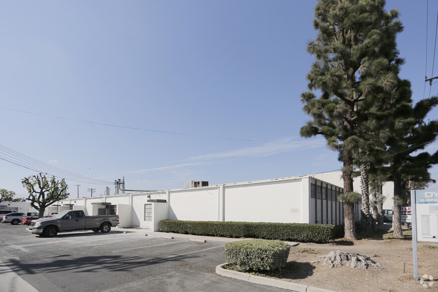 More Photos Of 3002-3012 Halladay St, Santa Ana Warehouse For Lease