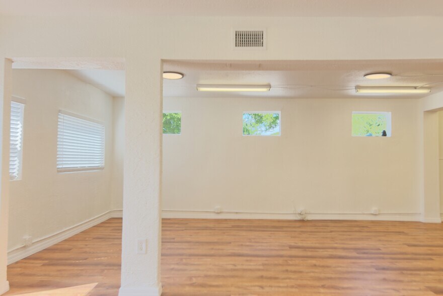 More Photos Of 1200 40th St S, Saint Petersburg Office For Lease