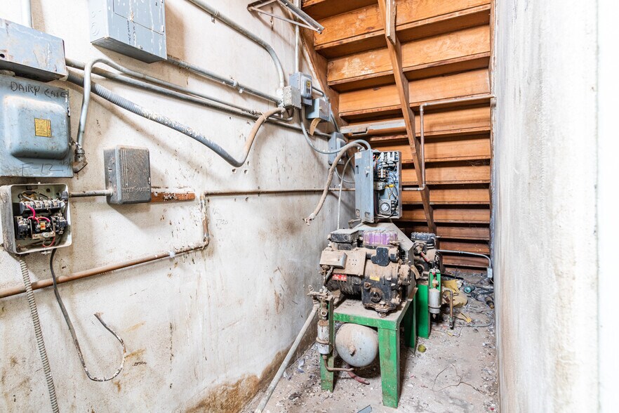 More Photos Of 200 N Florence St, Casa Grande Storefront For Sale