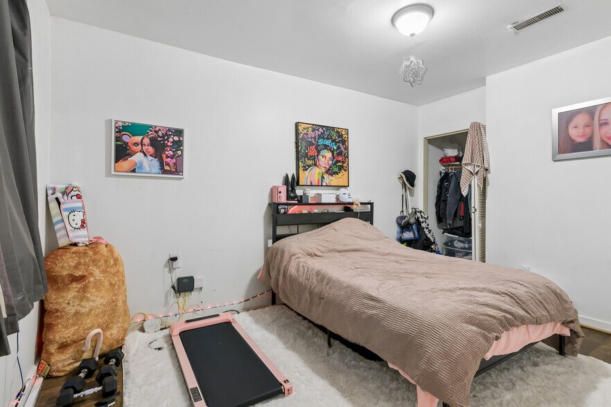 More Photos Of 2135 W Armitage Ave, Chicago Apartments For Sale