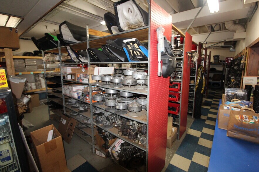 More Photos Of 585 S Main St, Central Square Auto Dealership For Sale